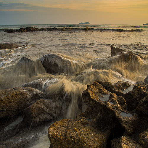 Rocks & Wave